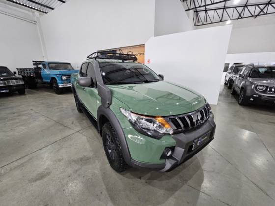 MITSUBISHI L200 TRITON 2.4 16V TURBO DIESEL SAVANA GLS CD 4X4 AUTOMÁTICO MITSUBISHI L200 TRITON 2.4 16V TURBO DIESEL SAVANA GLS CD 4X4 AUTOMÁTICO